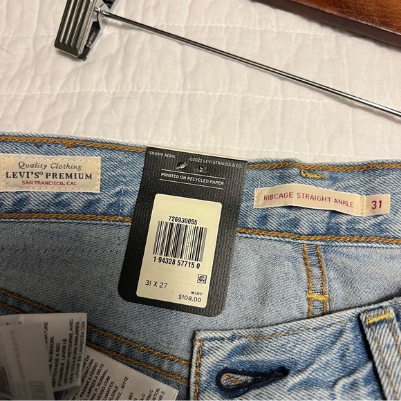NWT Levi’s 501 Light Wash Ribcage Cropped Ankle Jeans - Picture 9 of 12